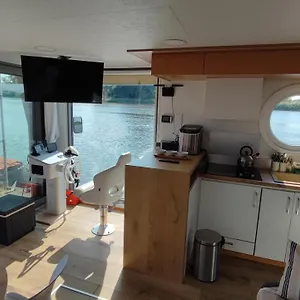  Apartament Houseboat Water Man Apartament Pływający Dom Na Wodzie łódź Polska